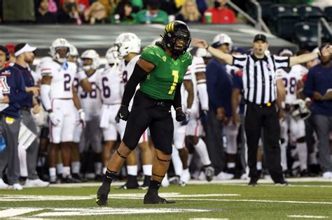 Oregon Ducks Linebacker Noah Sewell Named Semifinalist For Butkus Award