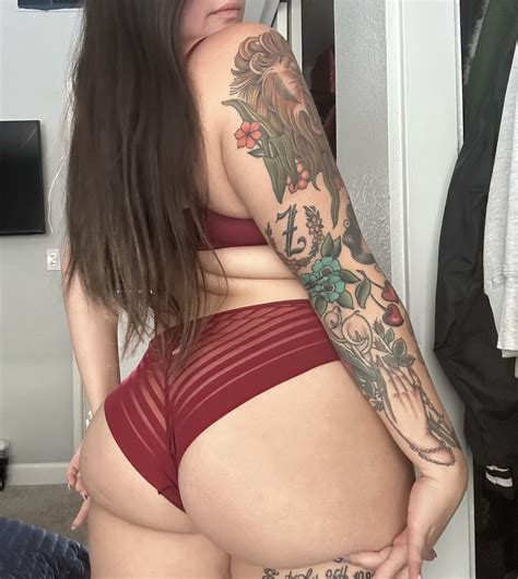 Pawg Fat Ass Tatted Up ShesFreaky