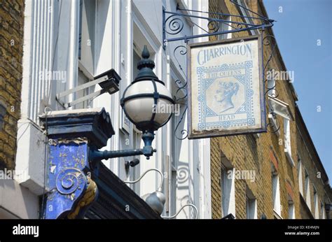 The Queens Head Pub In Acton Street Kings Cross London Uk Stock