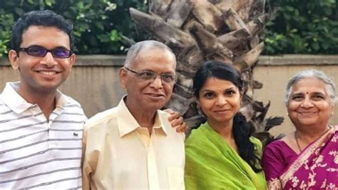 Meet Narayana Murthy Co Founder Of Infosys Know About His Career Love Story With Sudha Murty