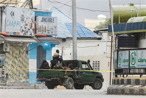 Somalie Au moins 12 morts dans lattaque dun hôtel des otages détenus