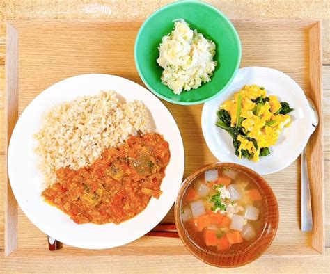 栄養バランスを整えたサバとトマトのカレーライス献立 管理栄養士・調理師 とものうようこトモ 栄養バランスのとれた献立のつくり方