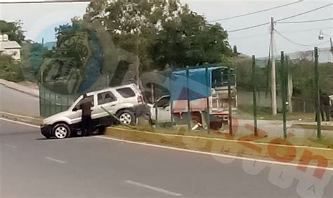 CHOQUE DE CAMIONETAS DEJA UNA SEXAGENARIA HERIDA La Razón Huejutla