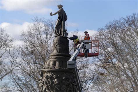 Judge issues order keeping Confederate memorial at Arlington Cemetery ...