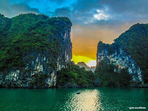 Halong Bay Sunrise | Ryan Mashburn | Flickr