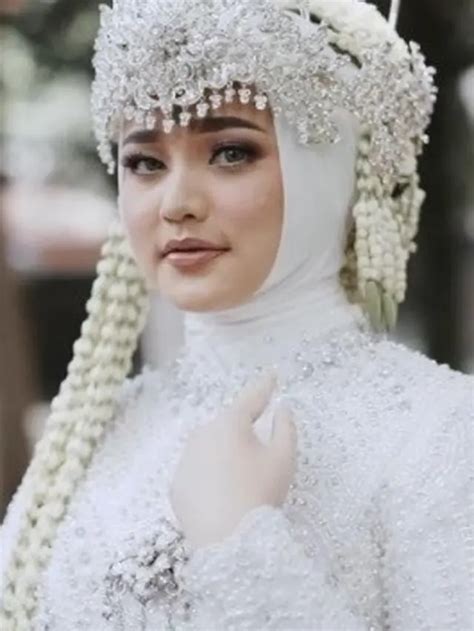 Momen Pernikahan Dewi Si Copet Cantik Preman Pensiun Hot Liputan