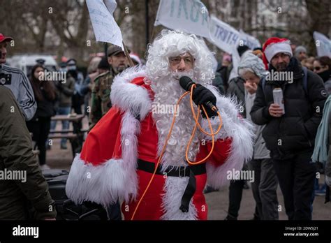 Coronavirus: Anti-lockdown ‘Santa Saves Christmas’ protest at Speakers ...