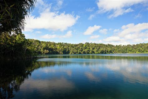 Lake Eacham Crater Lakes National Park Atherton Tablelands