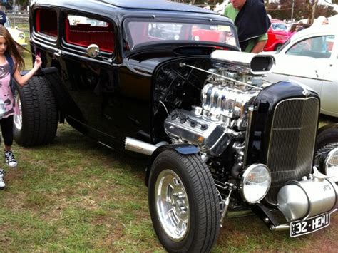 1932 Ford Tudor ROADSTER33 Shannons Club