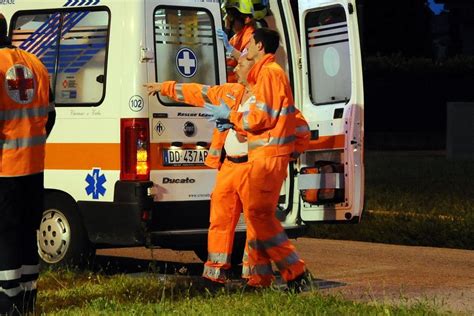 Incidente A Vada Sei Feriti Due Sono Bambini