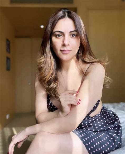 Kundali Bhagya Actress Shraddha Arya Wows In Flirty Polka Dot Mini Dress Which Will Make You