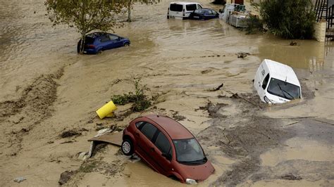 Inundaciones Carreteras Cortadas Y Coches Destrozados Los Efectos De La Dana En España