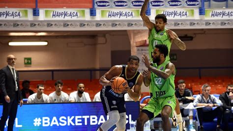 Basket Champions League Happy Casa Brindisi Batte Tofas Bur