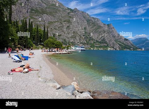 Limone Sul Garda Beach Hi Res Stock Photography And Images Alamy