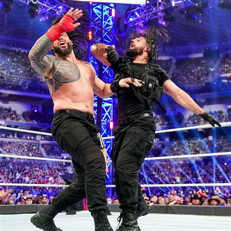 Roman Reigns Vs Seth Freakin Rollins Universal Title Match Photos Artofit