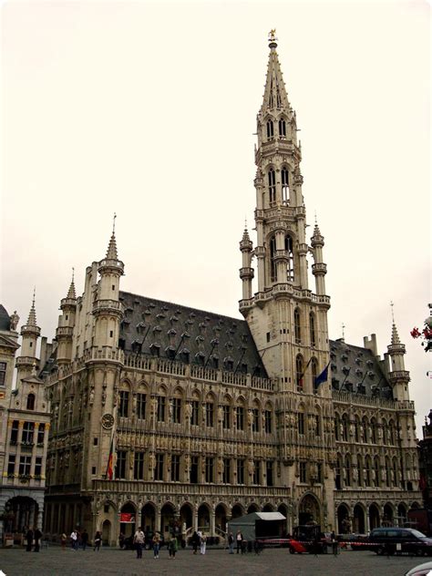 Brussels' town hall by pukingrainbows on DeviantArt