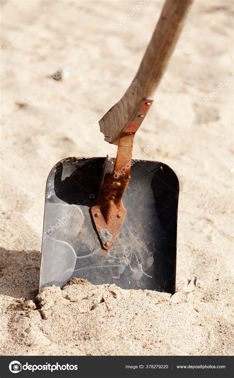 remove  broken shovel handle  kristopher scott blog