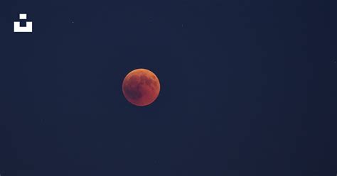 Red moon photo – Free Red moon Image on Unsplash