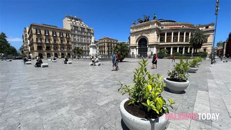 Nuovi Arredi Urbani Al Politeama Iniziati I Lavori Per Completare L