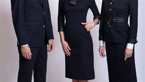 Alberta Ferretti Svela Le Nuove Divise Alitalia Uniforme Elegante E