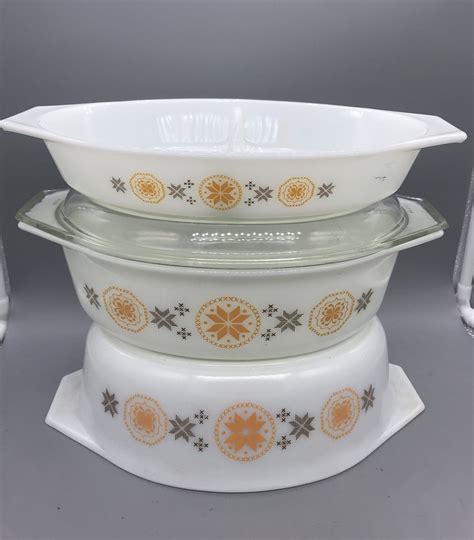 Pyrex Promotional Pattern Town Country Qt And Qt Ovenware