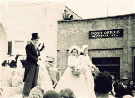 21 Mesmerizing Vintage Mardi Gras Photos