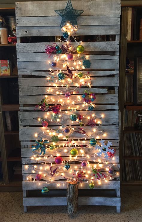 Ideas For Decorating A Large Outdoor Christmas Tree | Psoriasisguru.com
