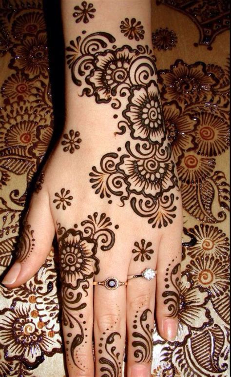 40 Creative Yet Simple Mehndi Designs For Beginners Henné Modèles De