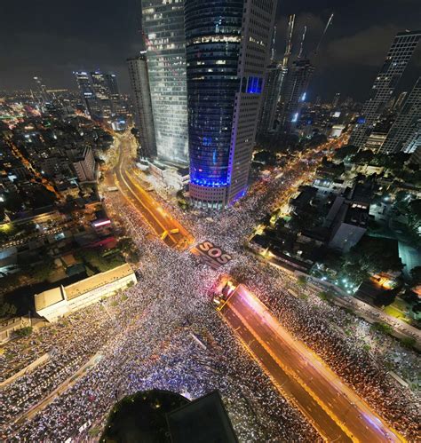 Jotam Confino On Twitter Over 100000 Israelis Protesting In Tel Aviv Tonight Against