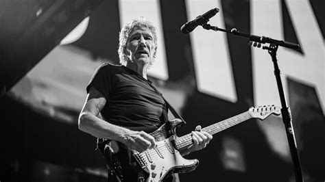 Roger Waters Releases Eerie Comfortably Numb Single