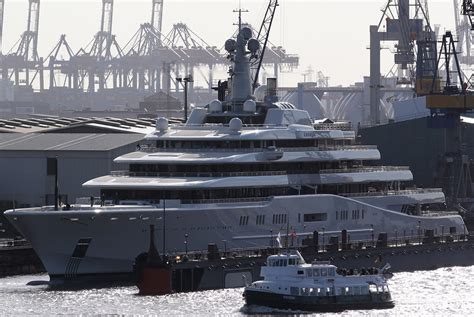 Fulk Al Salam فلك الســلام: Roman Abramovich's Mega Yacht "Eclipse"