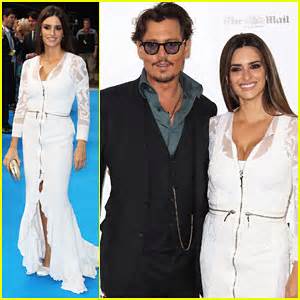 Johnny Depp Uk Pirates Premiere With Penelope Cruz Johnny Depp