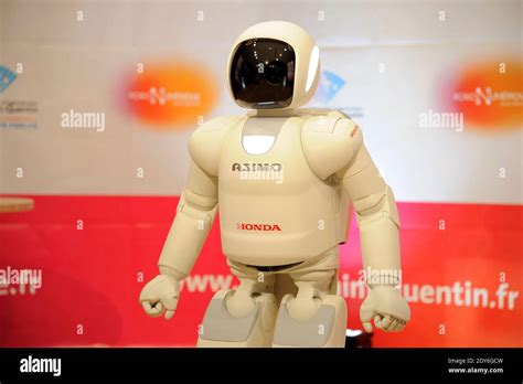 Honda S Humanoid Robot ASIMO Advanced Step In Innovative MObility