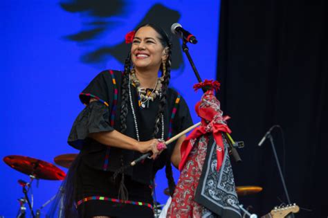 Vive Latino 2023 Lila Downs Le Canta A Las Desaparecidas Y Sube Al