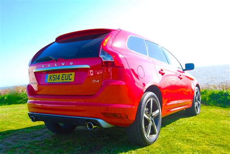 Volvo XC60 R-Design red rear - Driving Torque