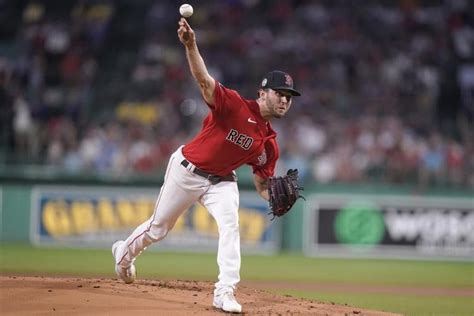 Yankees Sweep Fenway Park Doubleheader For First Time Since 2006 As Boone Gets 500th Win