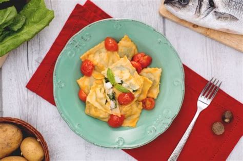 Ricetta Ravioli Di Pesce Con Pomodorini La Ricetta Di Giallozafferano