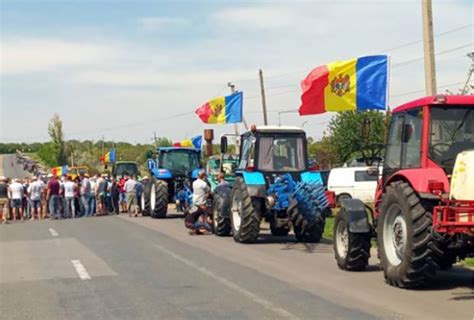 Fermierii vor ieși la proteste chiar dacă autoritățile i au invitat la