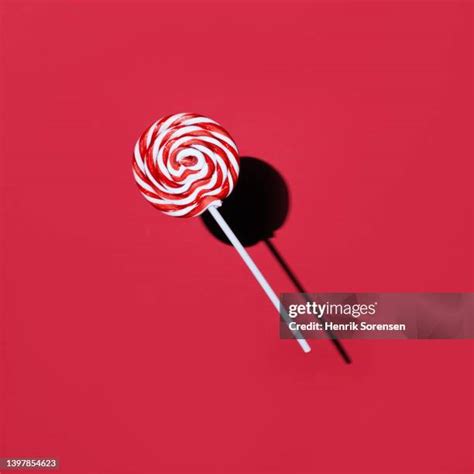 192 Red And White Swirl Lollipops Stock Photos, High-Res Pictures, and ...