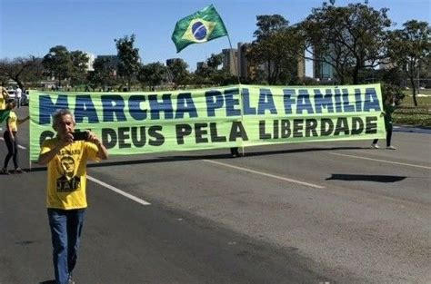 Faixa Marcha Pela Fam Lia Deus Pela Liberdade De Maio De