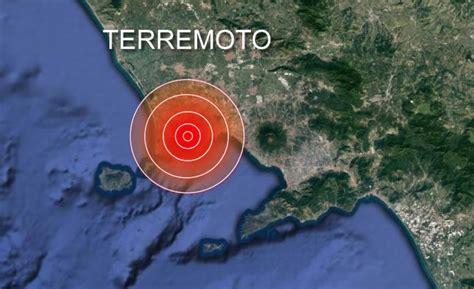 TERREMOTO A NAPOLI POZZUOLI LUNGO SCIAME SISMICO Fino A Magnitudo