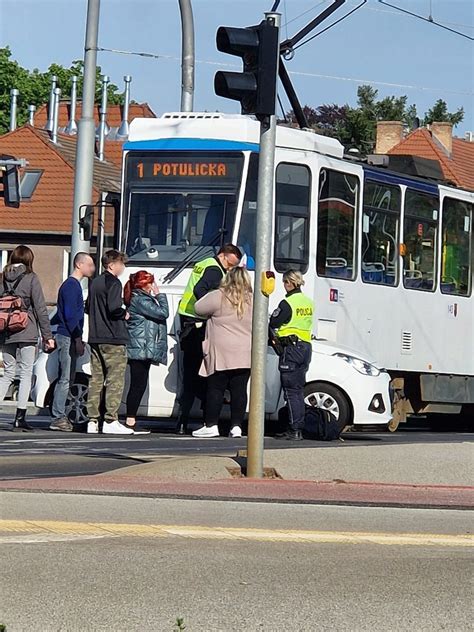 Kurier Pl Tramwaj Zderzy Si Z Samochodem W Al Wojska Polskiego