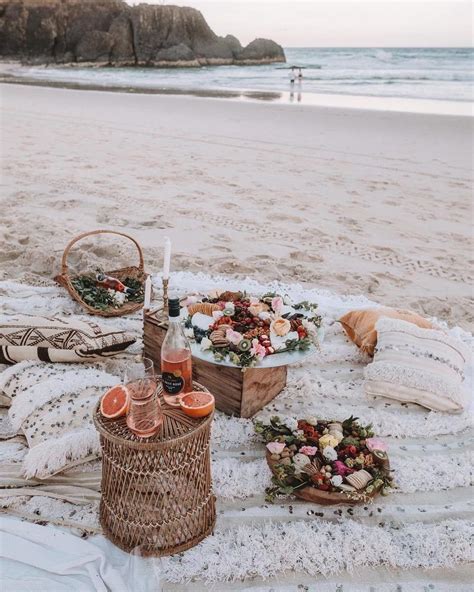 Your Next Date Idea Courtesy Of Ellibullen Romantic Beach Picnic