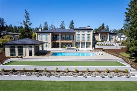 Vineyard Estate With Mt Hood Views And Napa Inspired Ambiance In West