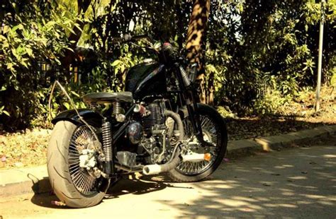 Royal Enfield Thunderbird Transformed Uniquely Into Bobber