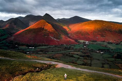 Autumn In All Its Golden Glory Stunning Photographs Show Lake District