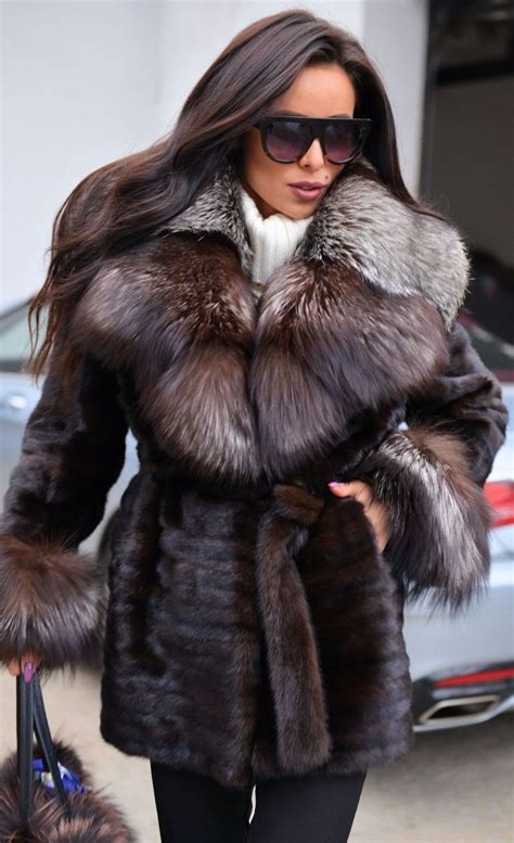 Pin By Sandra Huntington On Adriana Fur Fashion Fur Street Style