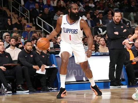 Nba ：哈登首秀，快船不敌尼克斯原因分析，四巨头球权分配是关键内线指导1