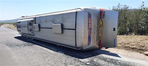 Mortal Volcadura En La S Percarretera A Rioverde