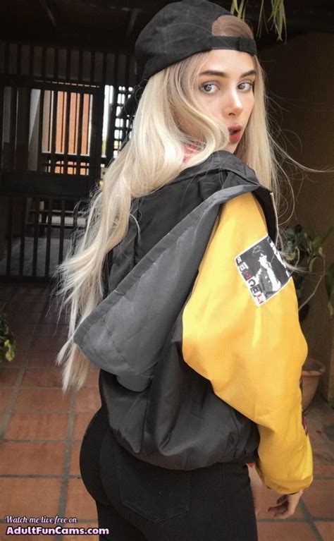 Sexy Amateur Asses ShesFreaky